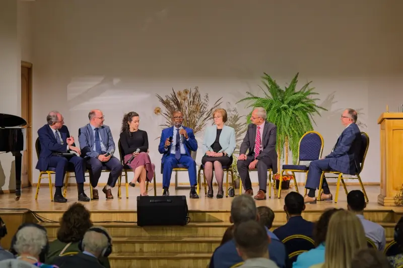 Startautiska konference "Trīsvienība un Pēdējās paaudzes teoloģija"