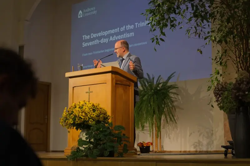 Startautiska konference "Trīsvienība un Pēdējās paaudzes teoloģija"