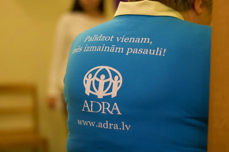 Labdarības pasākums ar ADRAs paciņām Tukuma draudzē