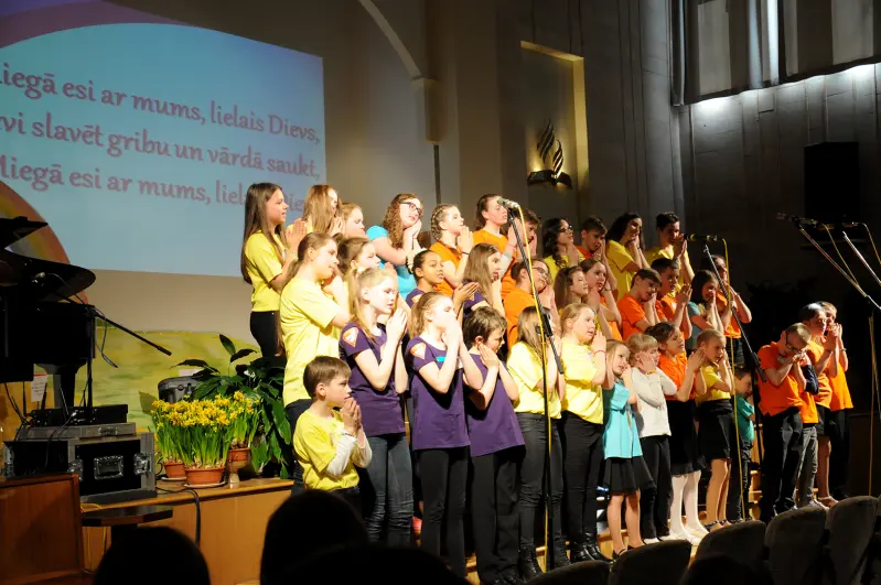 Bērnu un pusaudžu festivāls „Varavīksne”