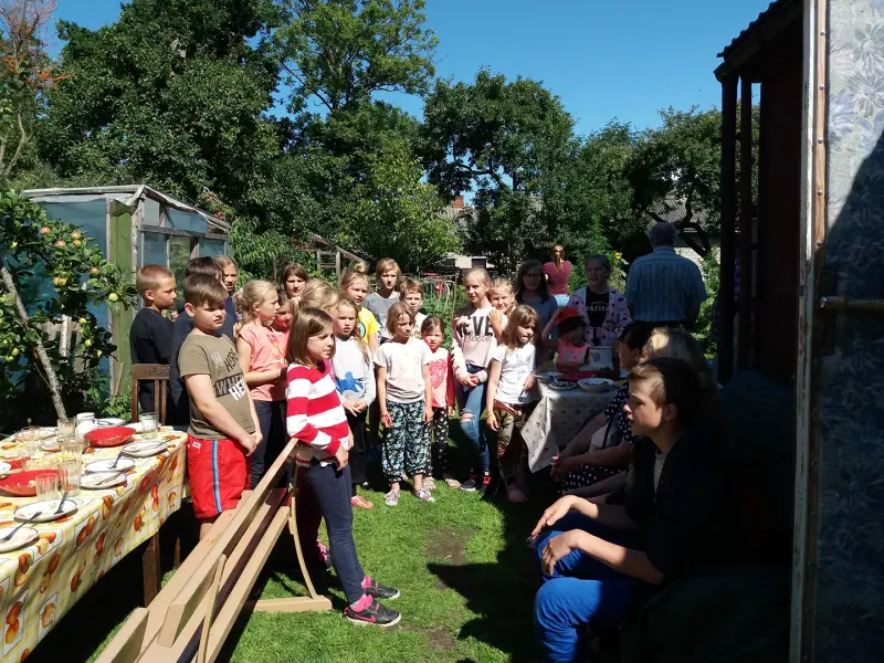 Trīs bērnu nometnes “Seko Jēzus pēdās!”