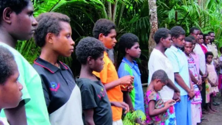 13 sabata ziedojumi Papua Jaungvinejai nesuši kristības