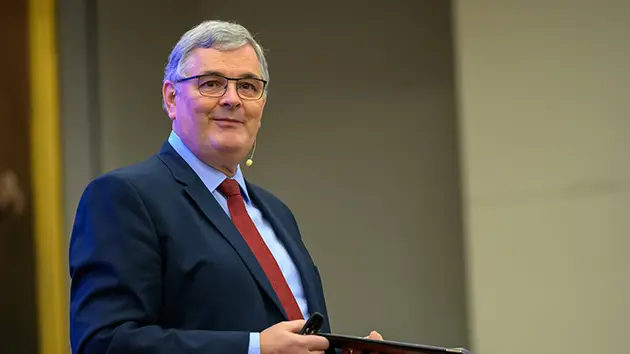 Daniels Duda atkārtoti ievēlēts par TED prezidentu