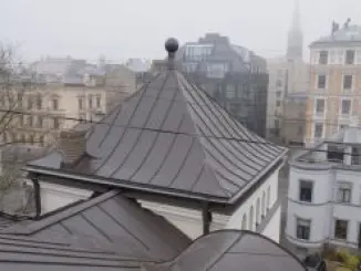  Pabeigta baznīcas jumta atjaunošana Rīgā