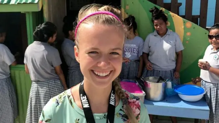 Ievainota un nomākta, misionāre sāk prieka žurnālu